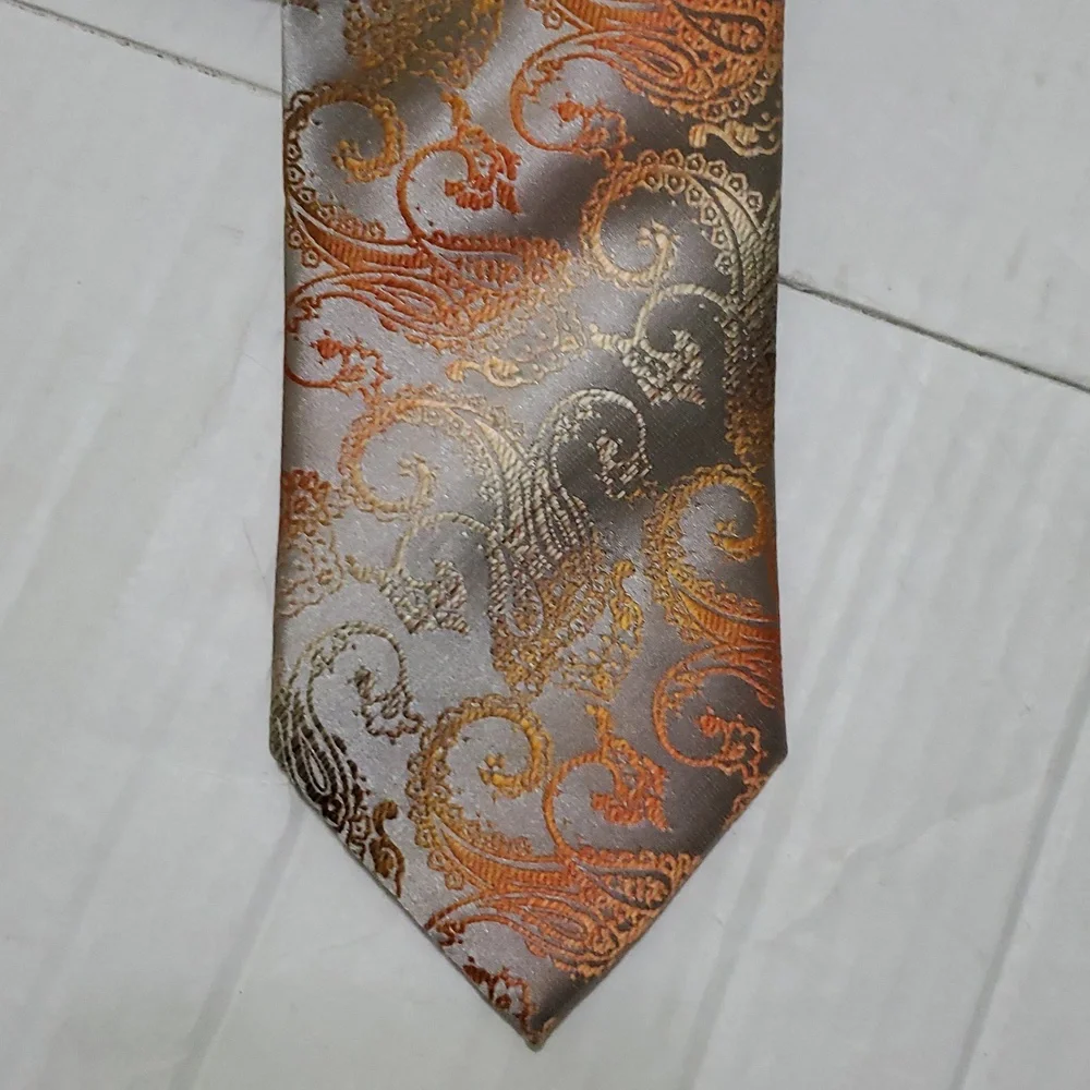 Sparks By John Sparks Elegant Silver & Peach Paisley Tapestry  Tie